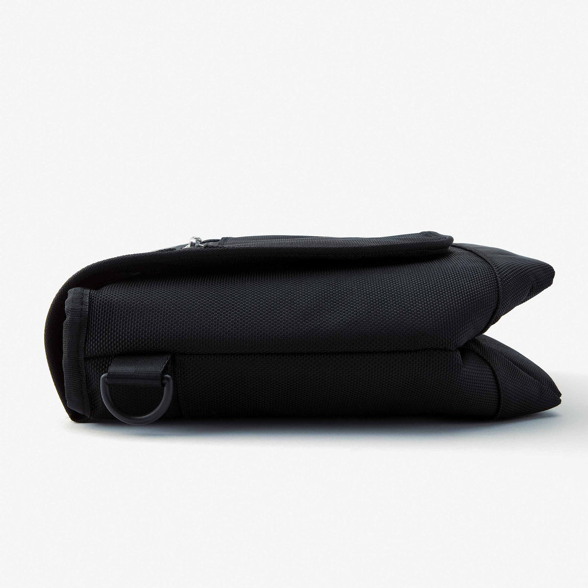 freezable-brooklyn-crossbody-t7 freezable-brooklyn-crossbody-black-ecofreeze-plus-flat_b62870bb-68b1-4c0c-846f-a30840c26944.jpg
