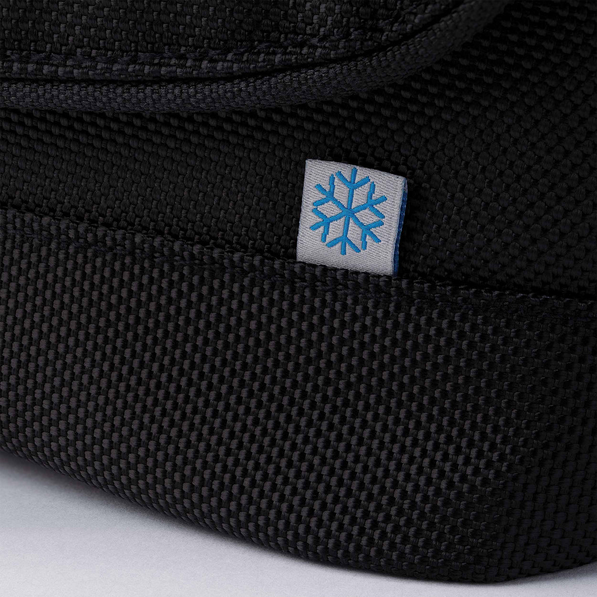 freezable-brooklyn-crossbody-t7 freezable-brooklyn-crossbody-black-ecofreeze-plus-zoom-tag.jpg